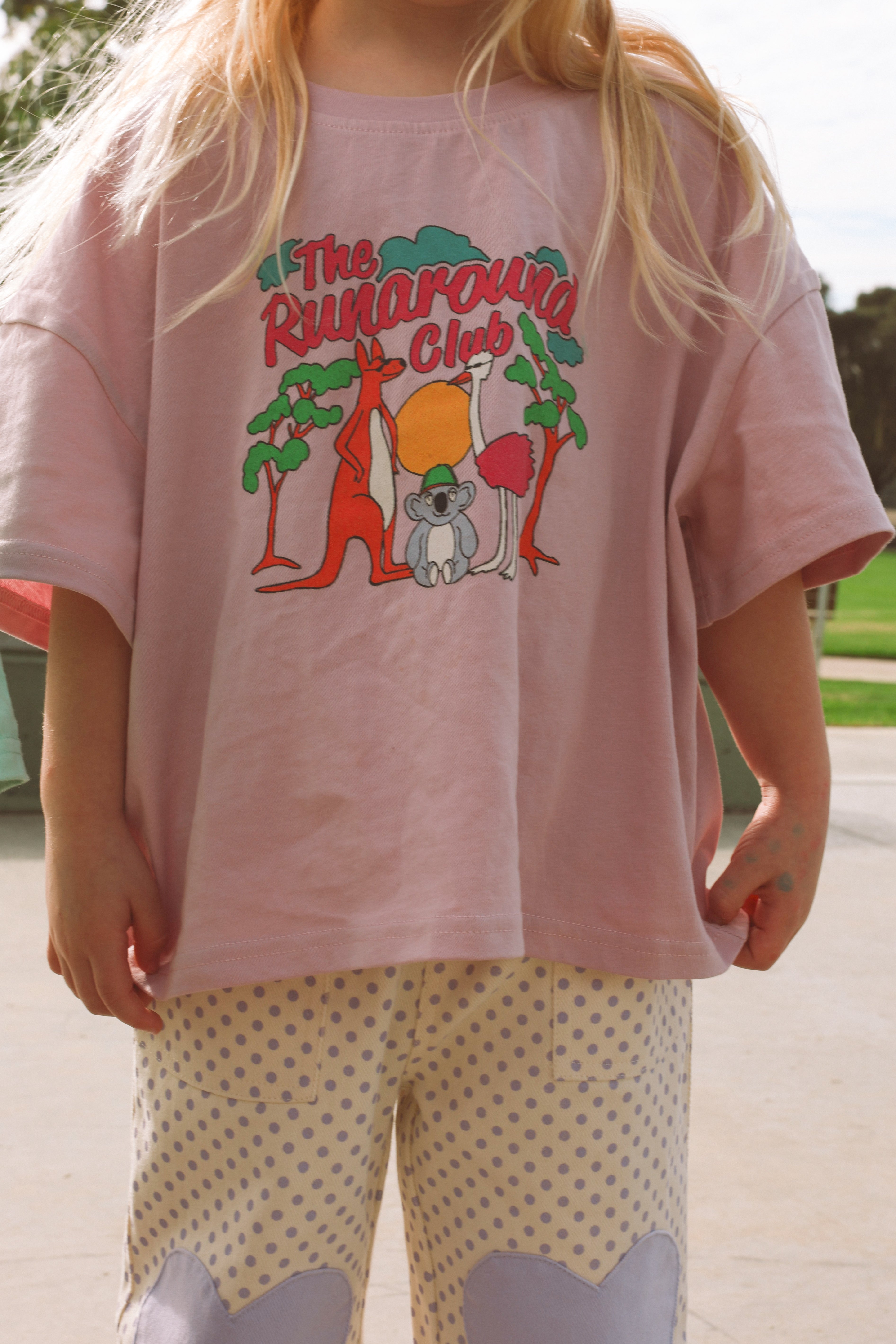RUNAROUND CLUB OVERSIZED TEE IN DUSTY PINK