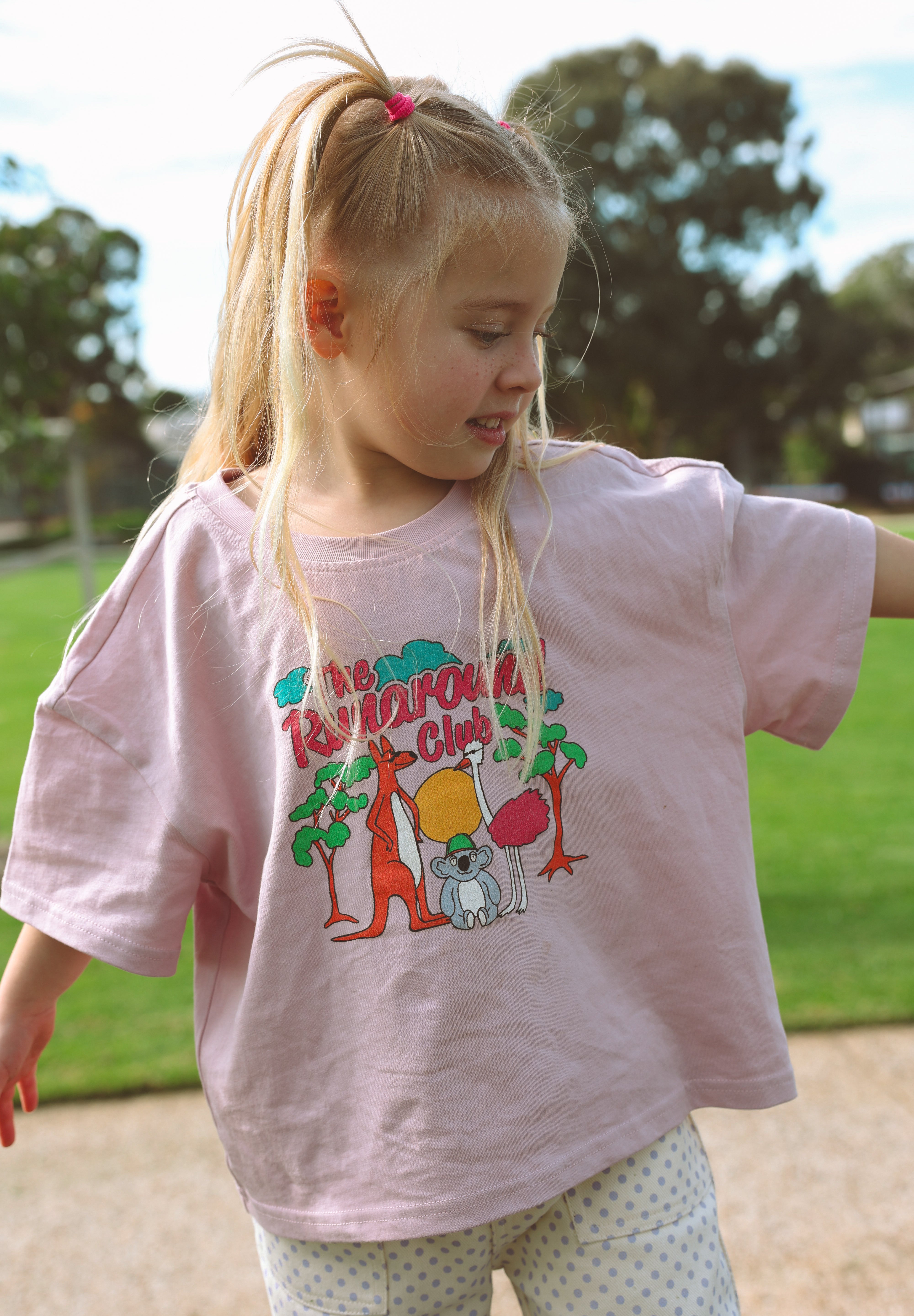RUNAROUND CLUB OVERSIZED TEE IN DUSTY PINK